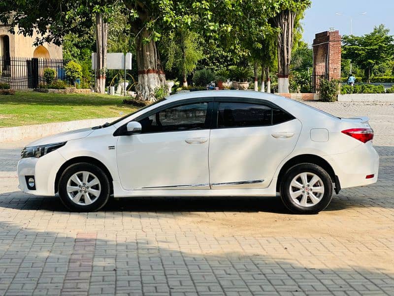 Toyota Corolla Altis 1.6 2016 0311-5888568 6