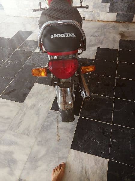 Honda CD70 5