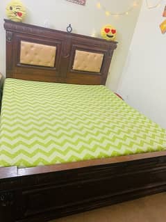 queen size bed with 2 side tables and mattress