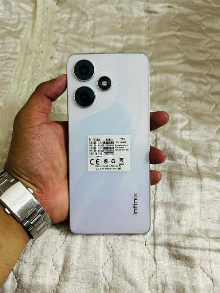 Infinix hot 30. 5