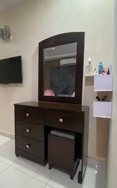 solid wood dressing table with mirror stand