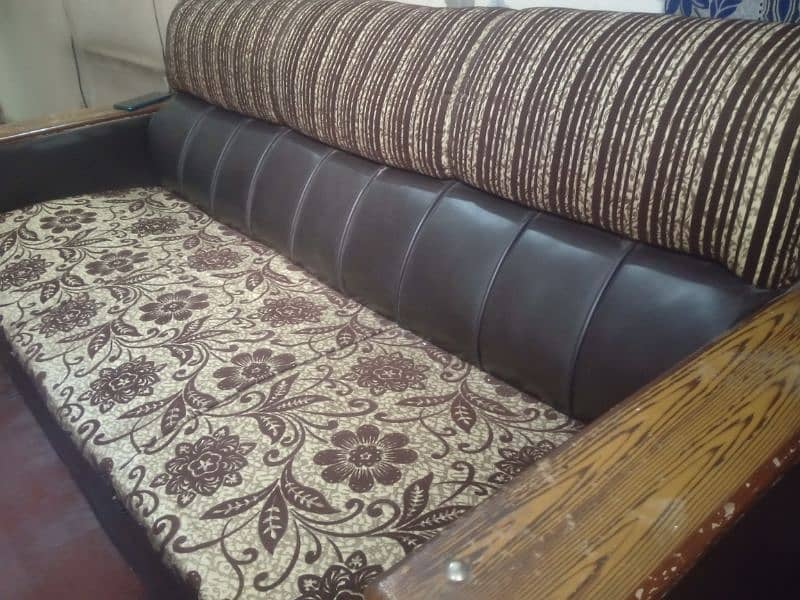 Poshish Sofa. 5 seater 0