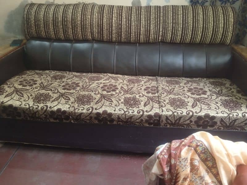 Poshish Sofa. 5 seater 2