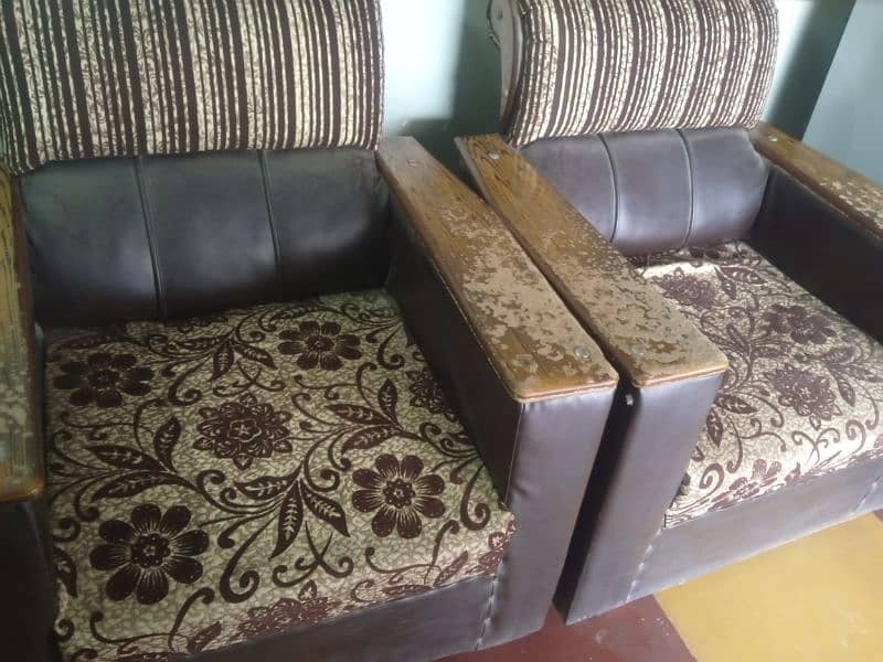 Poshish Sofa. 5 seater 3