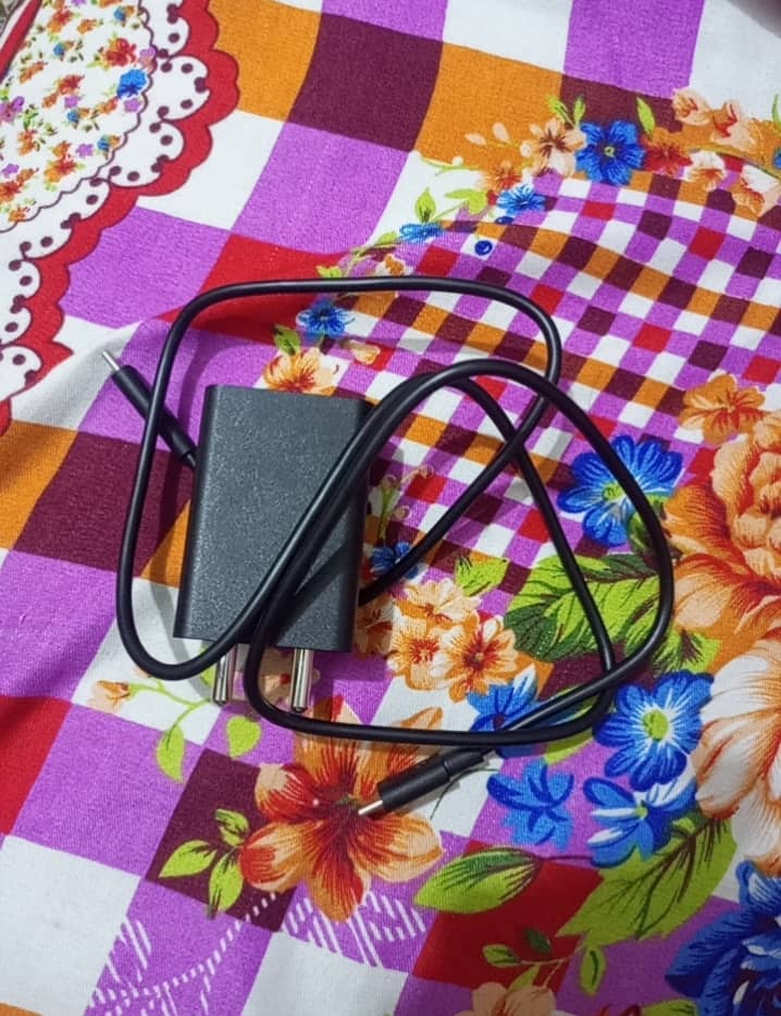 ASUS TYPE C 30W Charger 4