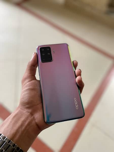 Oppo F19 pro with box and charger 1