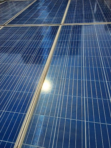 320 WATT SOLAR PANELS IN GOOD CONDITION 2