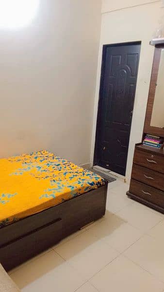 3 room flat for sale in Mehmoodabad 1