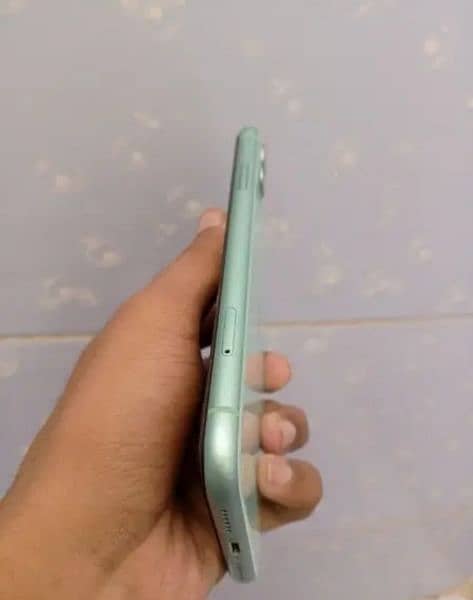 Apple Iphone 11 Non PTA Waterpack 4