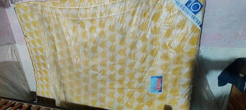 Double bed mattress foam good condition 4