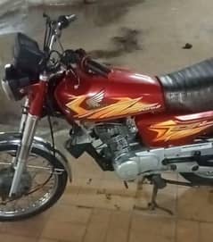 Honda 125 sakhr num Karachi restid 10 by 10 condition