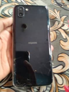 Aquos r2 0