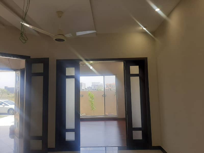 10 MARLA HOUSE AVAILABLE FOR SALE IN PHASE 7 DHA Lahore 6