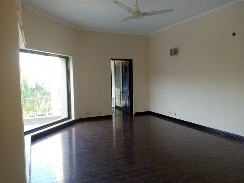 2 KANAL HOUSE FOR RENT IN PHASE 3 DHA LAHORE 18