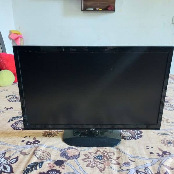 AOC TV for urgent sale withe remote and other accessories 22 inches 2