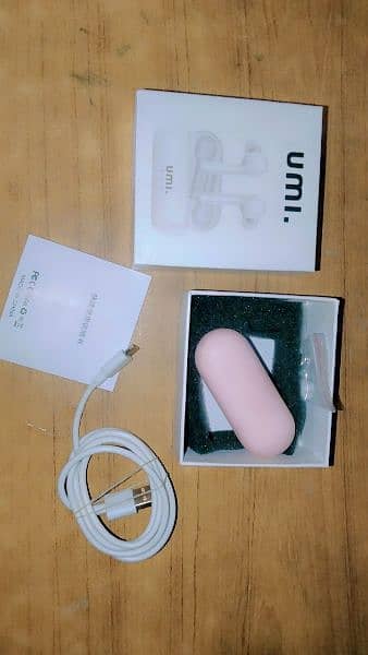 UMI. W8 earbuds 1