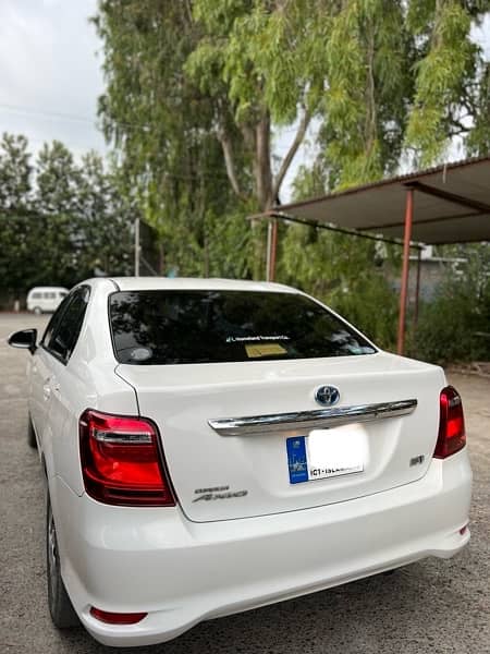 Toyota Corolla Axio hybrid 2018 9