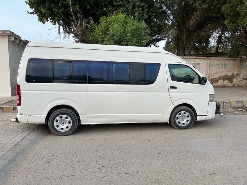 Toyota Hiace Grand Cabin 3