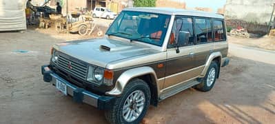 Mitsubishi Pajero 1987 0