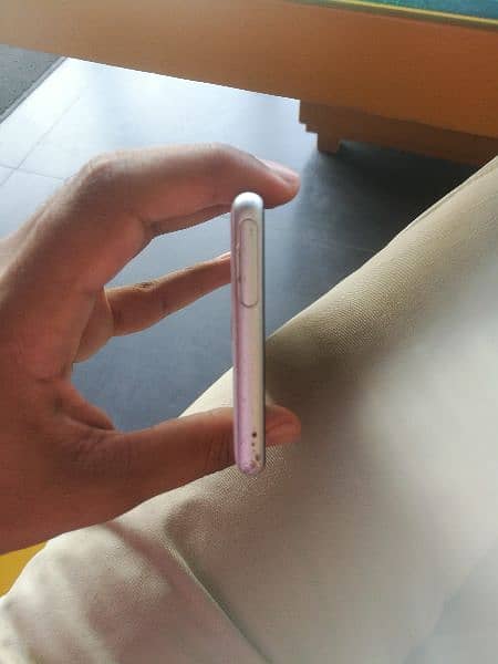 Sony Xperia 1 (White colour) 3