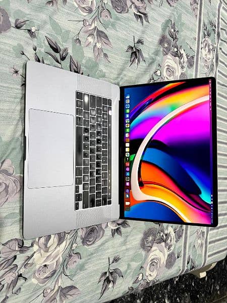 #Mac Book 2017 pro and 2018 pro, with space grey colour and touch bar. 0