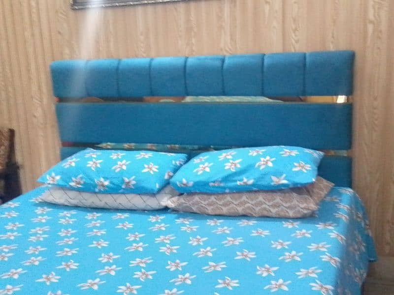 double bed of full poshish in excellent condition 4