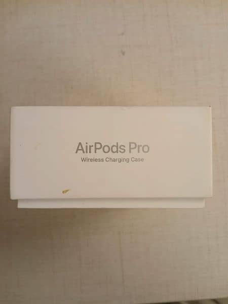 Apple AirPods pro 2019 left bud only 8