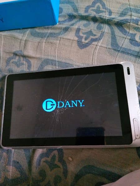 Dany tablet like a new. only touch broken 1