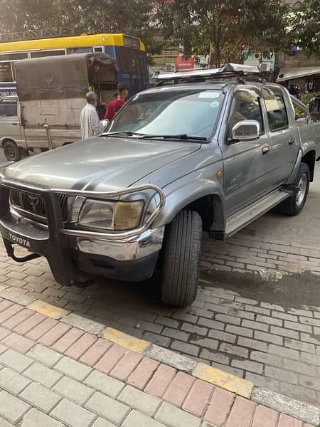 toyota hilux 1