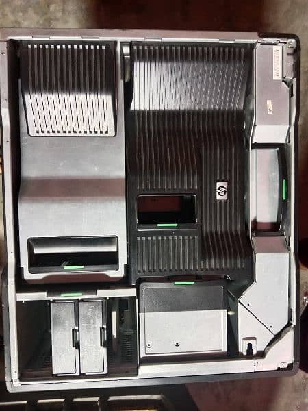 Hp Z800 workstation intel Xeon 85,000 cheak description 03060760162 0