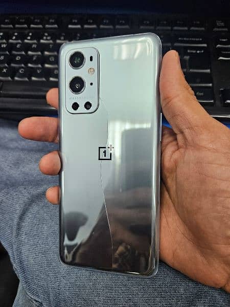 OnePlus 9 Pro Global Crack on Back 1