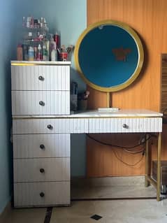 dressing table