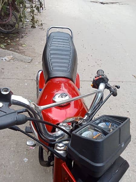 Honda 125 2023 10