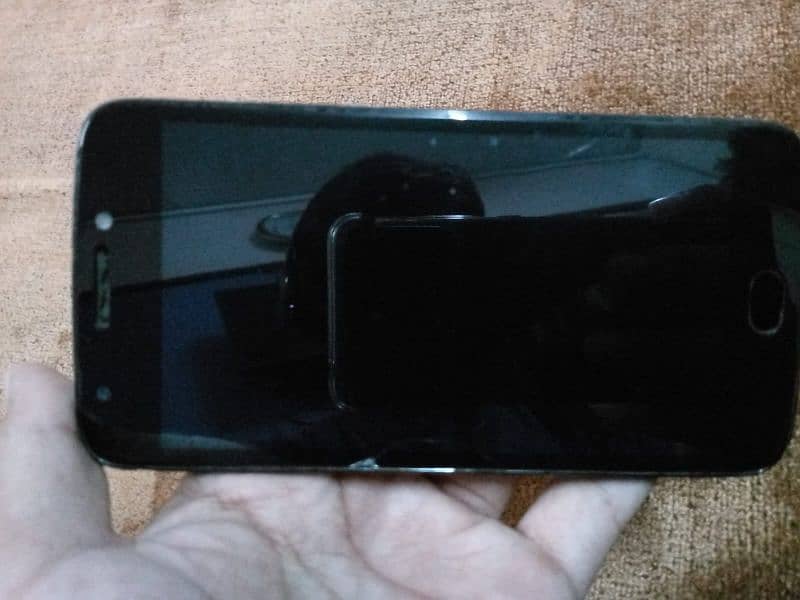 moto E4 good condition 2