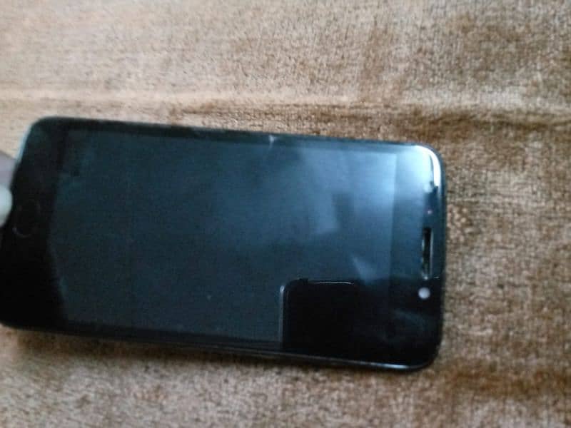 moto E4 good condition 3