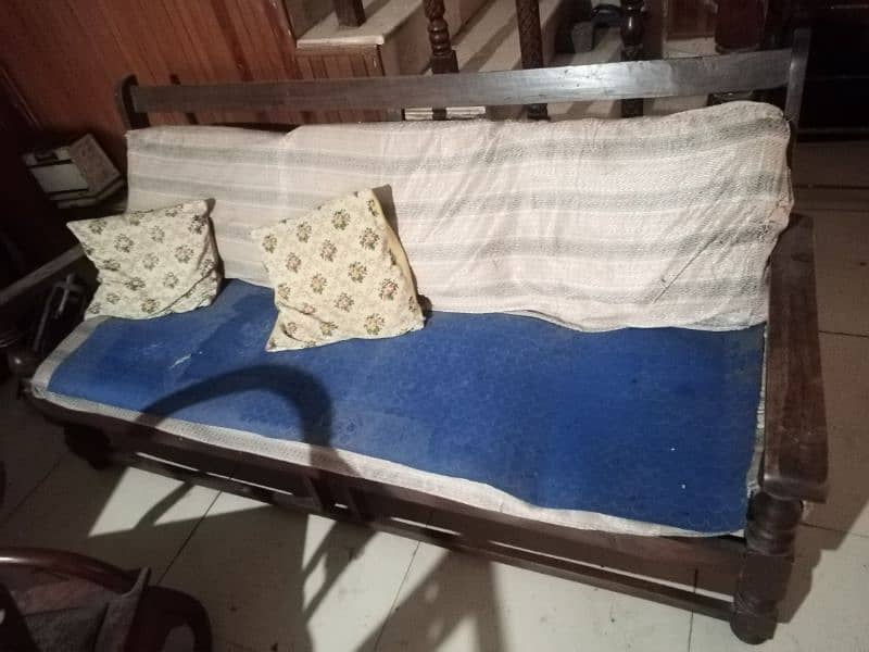 Used 5 seater Wooden Sofa 1