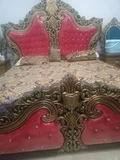 1. bed sit table and daresing or to sitar sofa