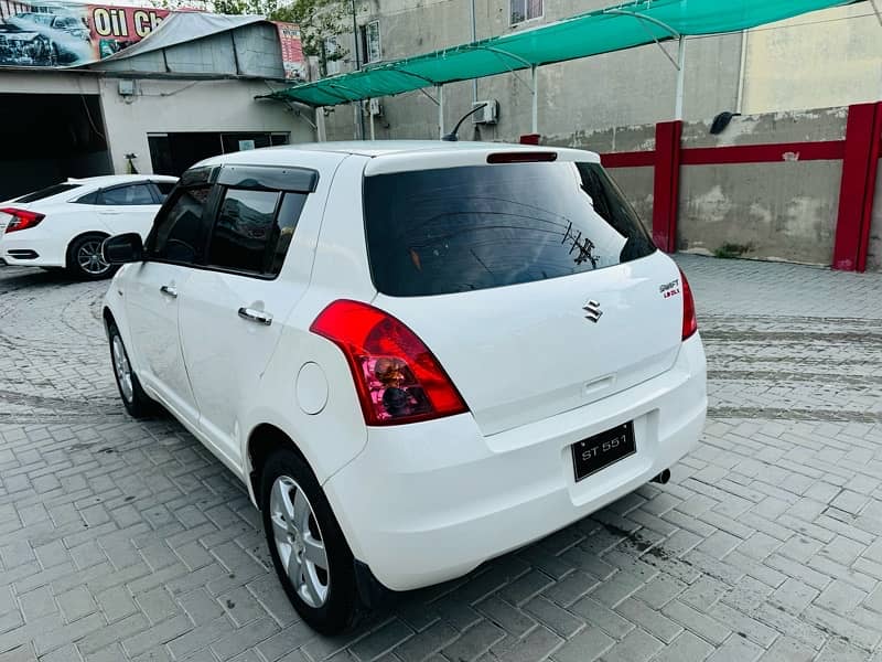 Suzuki Swift DLX 2011 9