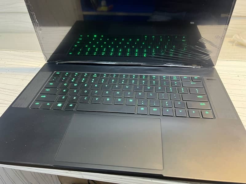 Razer Blade 15 Advance 2019 Core i7 9th Generation in 10/10 Condition 2