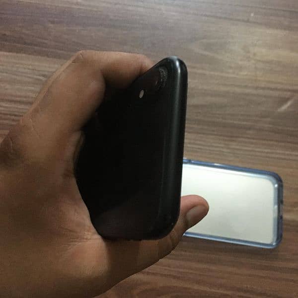 IPHONE XR NON PTA 64 GB 3