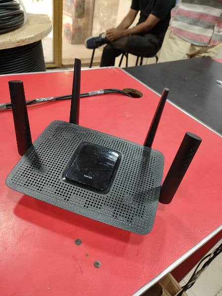 Linksys DA-8300 Router 4