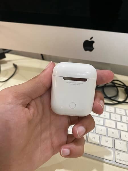 Apple airpods 1st generation in used brand new condition 2