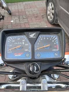 Honda 125 urgent sale num 333 new condition just 4500 km run