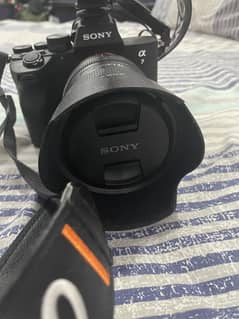 Sony 24 mm 1.4 g-master one month used only urgent sale 0