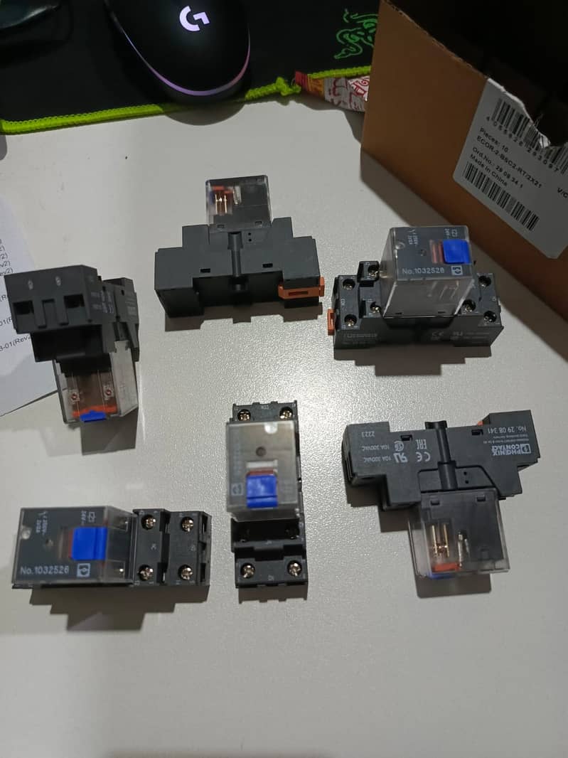 24V DC 8 Pin Flat Relays with Base Phoenix Contact 4