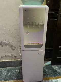 Gree water dispenser