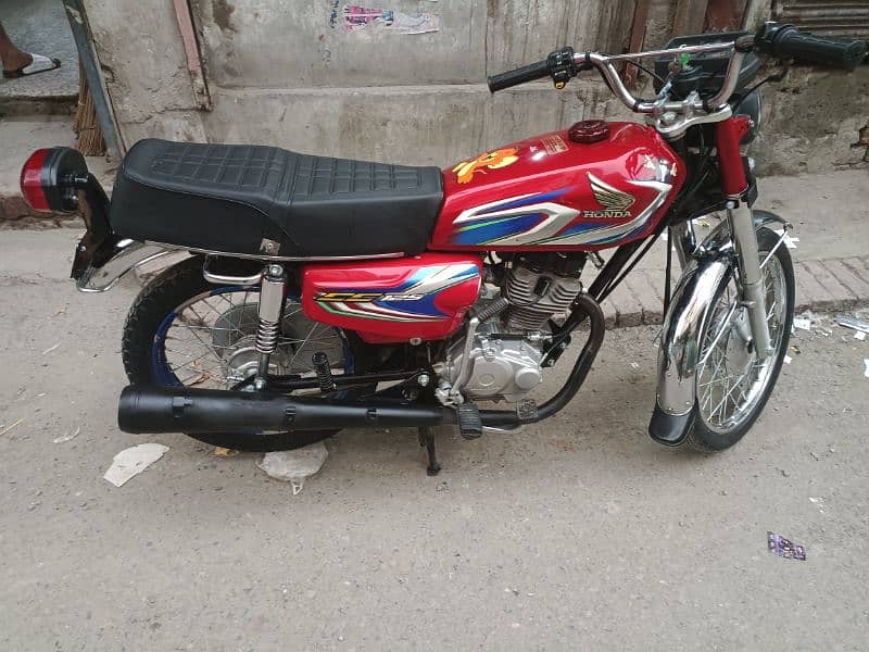 Honda 125 New Baik 03227772833 is nambar par cll kary 15