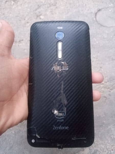 ASUS zenfone 2GB RAM 1