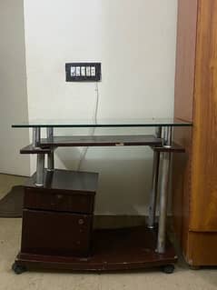 computer table for urgent sale fixed price 0