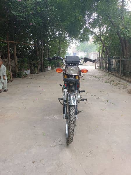 Honda cg 125 (2009). Punjab registration 8